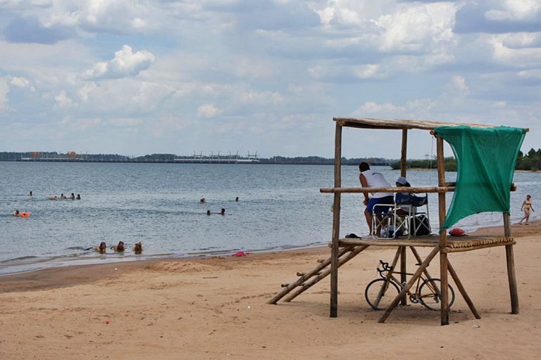 El rescate ocurrió en una de las playas del Perilago. El rescate ocurrió en una de las playas del Perilago.