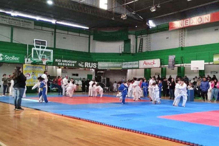 El Club Estudiantes fue Sede del encuentro. El Club Estudiantes fue Sede del encuentro.