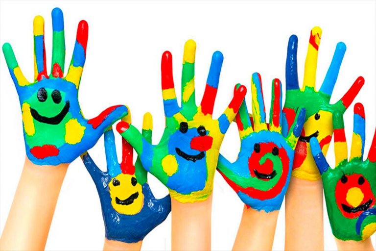 Son 53 niños y 23 adolescentes los que buscan una familia. Son 53 niños y 23 adolescentes los que buscan una familia.