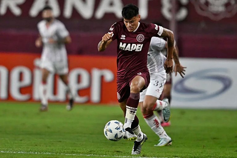 La jugada de Bou permitió el empate de Lanús. La jugada de Bou permitió el empate de Lanús.