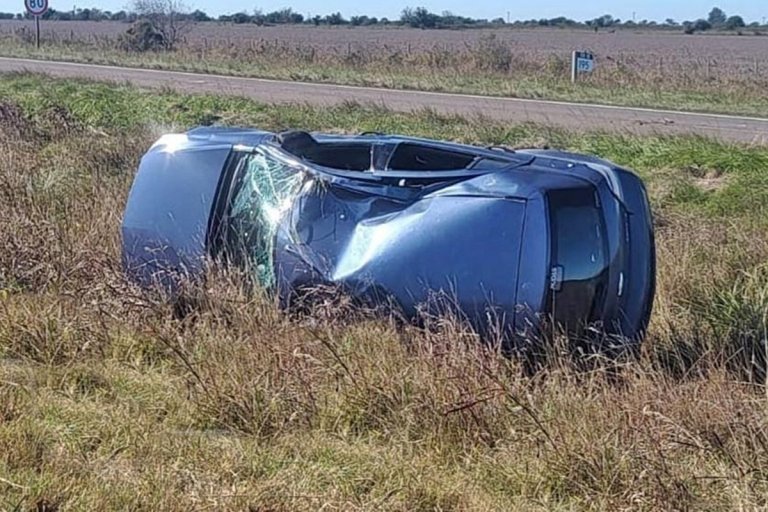El auto quedó en la banquina de la ruta 18. El auto quedó en la banquina de la ruta 18.