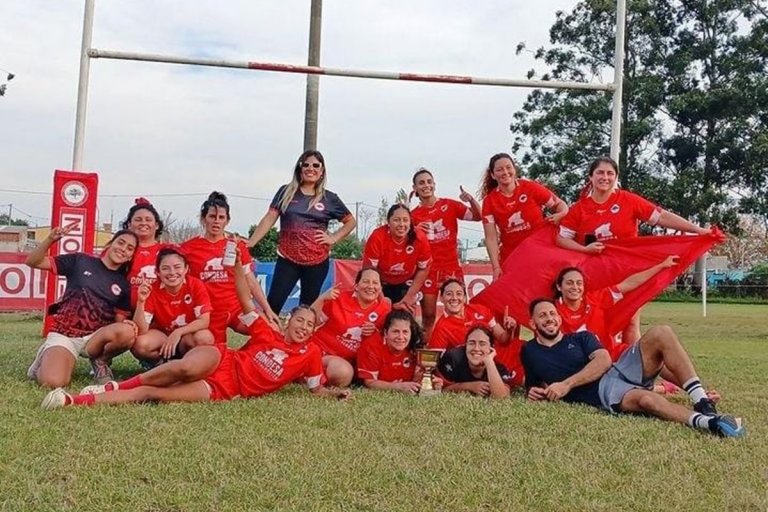 Las Rojas levantaron la Copa luego de ganarle a su histórico rival. Las Rojas levantaron la Copa luego de ganarle a su histórico rival.