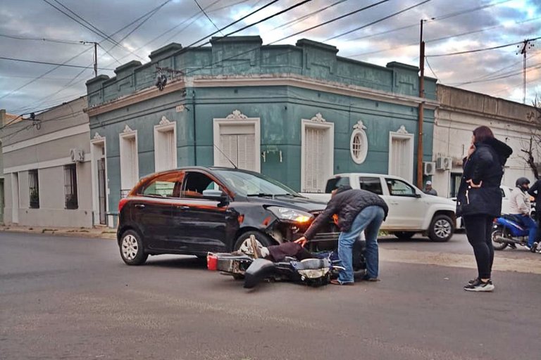 El damnificado es un trabajador de una empresa de mensajería local. El damnificado es un trabajador de una empresa de mensajería local.